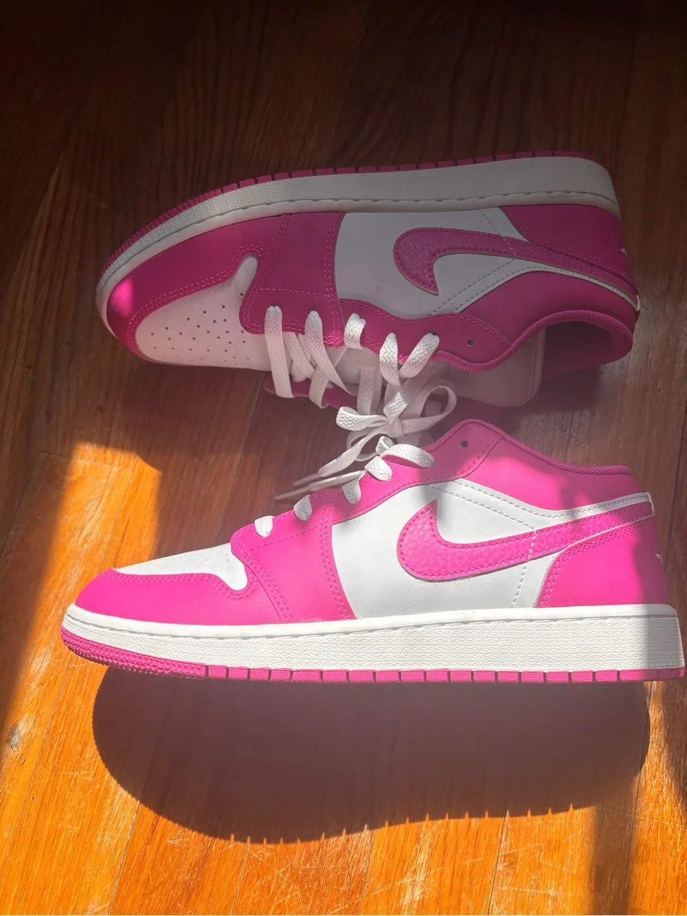 Nike Kids White and Hot Pink Low-Top Sneakers
